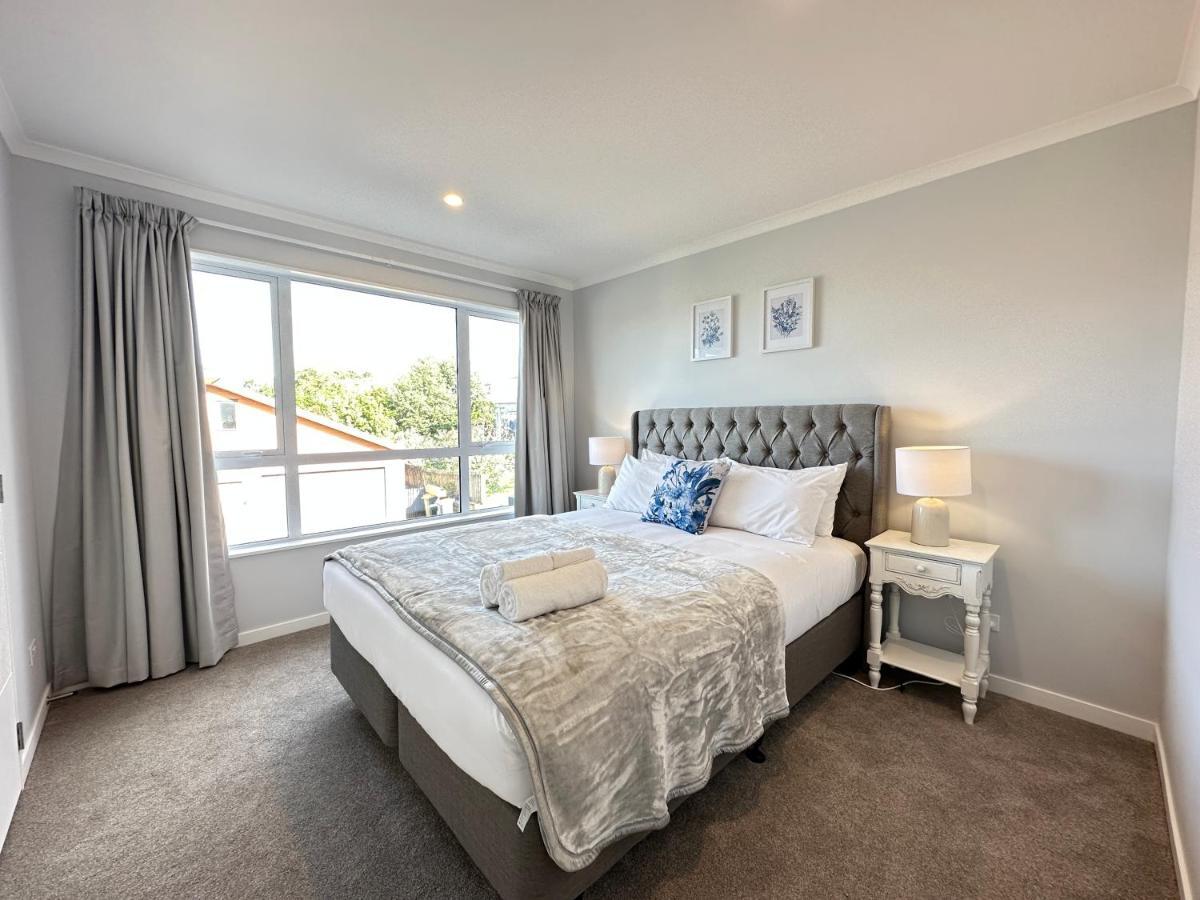 Holiday home 123b Forresthill Rd Auckland