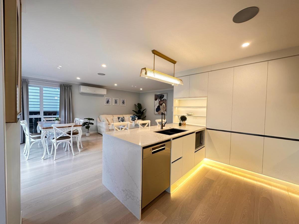 123b Forresthill Rd Holiday home Auckland